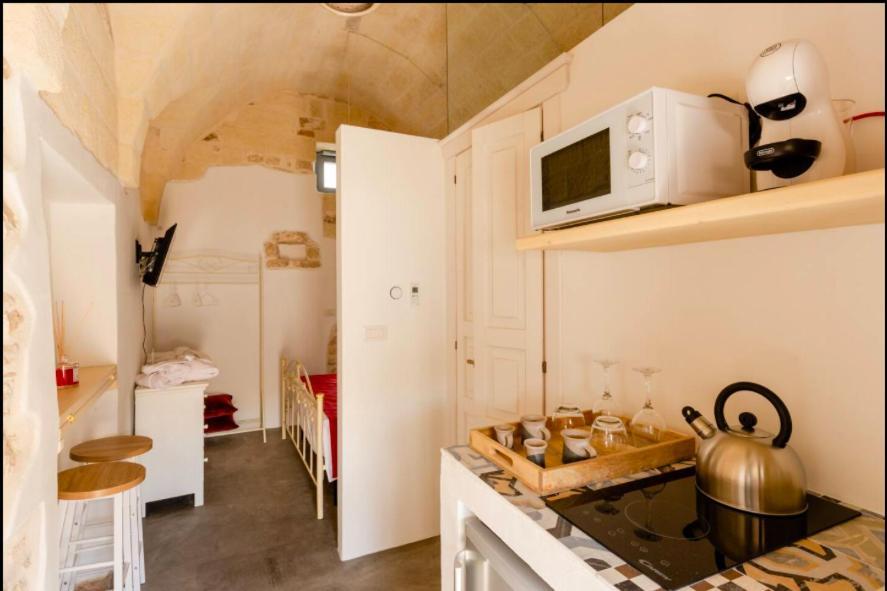 La Finestra Dimora Charme Hotel Челие Месапика Екстериор снимка