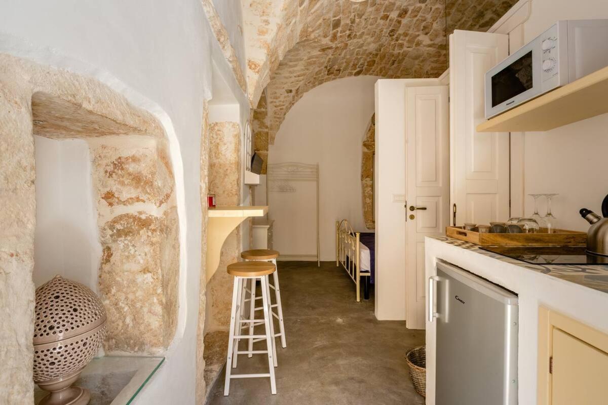 La Finestra Dimora Charme Hotel Челие Месапика Екстериор снимка